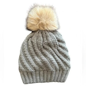 Gray pompom beanie BB collection